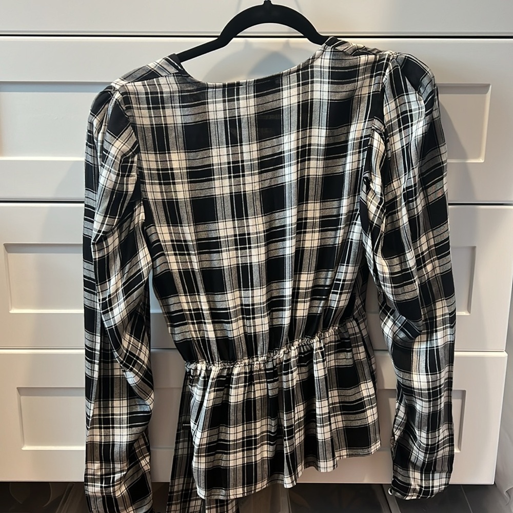 Express!! Perfect Condition Flannel Pattern Top. - image 3
